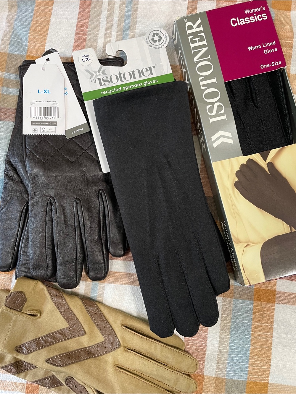 isotoner Women's Black and Brown Mixed Gloves Set